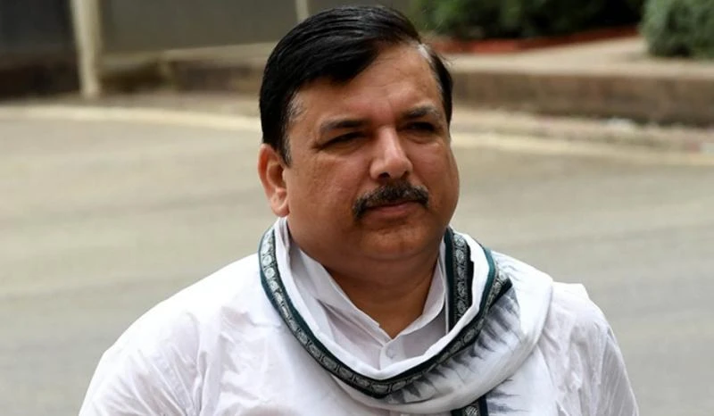 आप का बड़ा हमला: 7 सांसदों के भाजपा में विलय पर कानूनी लड़ाई की चेतावनी