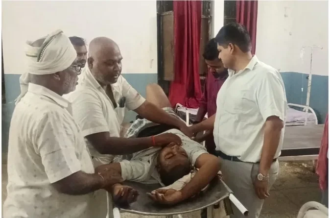 प्रधान की शिकायत पड़ी भारी: लाठी-डंडों व कुल्हाड़ी से हमला कर युवक की हत्या
