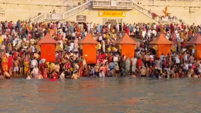 बुद्ध पूर्णिमा पर हरिद्वार में उमड़ा आस्था का सैलाब, सुरक्षा के कड़े इंतजाम