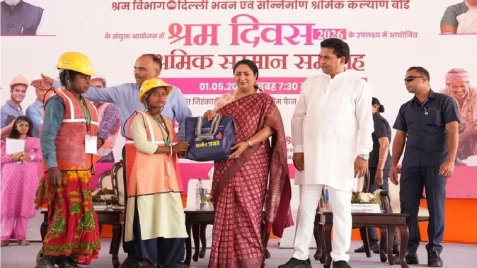 दिल्ली में श्रमिकों को बड़ी सौगात! रेखा गुप्ता ने की कई योजनाओं की घोषणा
