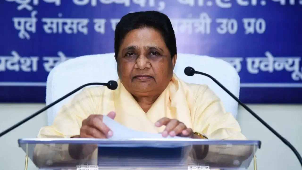 कॉमर्शियल सिलिंडर महंगा होने से बढ़ेंगी जनता की परेशानियां: मायावती