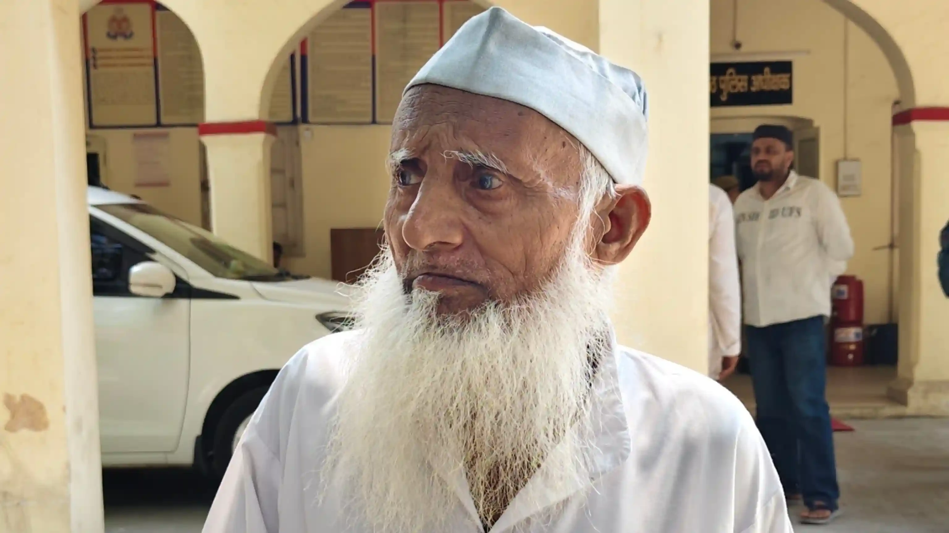 जिंदा होकर भी ‘मृत’ घोषित! मुजफ्फरनगर में सामने आया चौंकाने वाला मामला