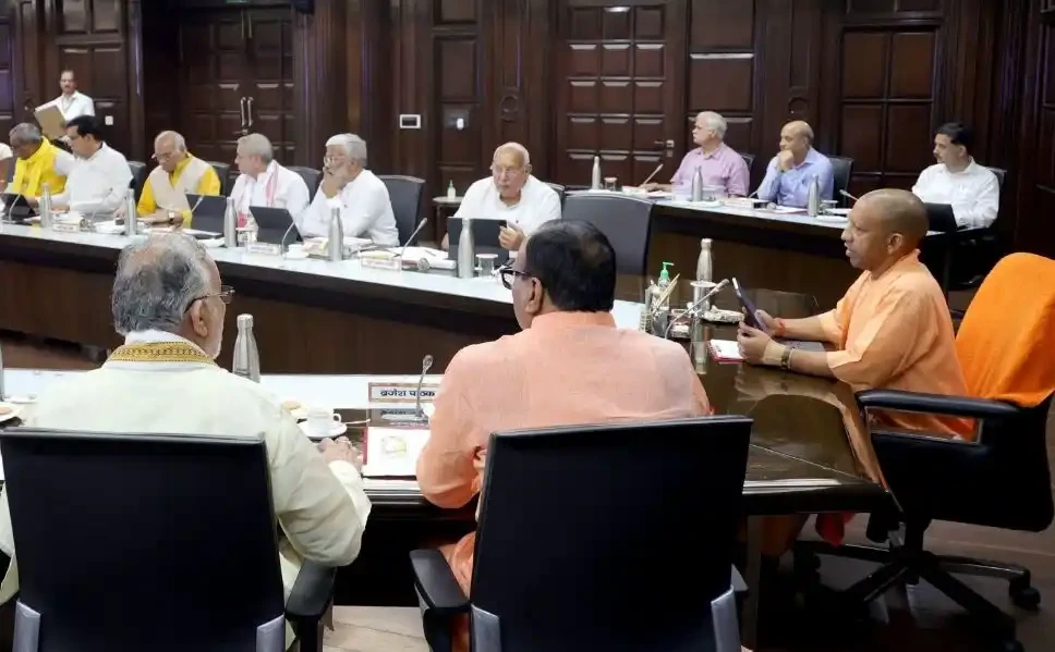 योगी कैबिनेट की अहम बैठक आज, तबादला नीति और DA पर लग सकती है मुहर