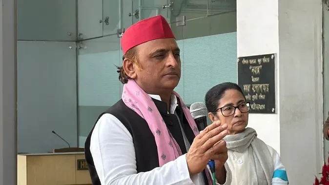 चुनाव परिणाम: अखिलेश ने पश्चिम बंगाल के रिजल्ट को बताया फरेबी