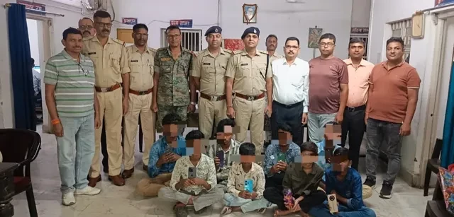 रांची स्टेशन पर मोबाइल चोर गिरोह का भंडाफोड़, 8 गिरफ्तार