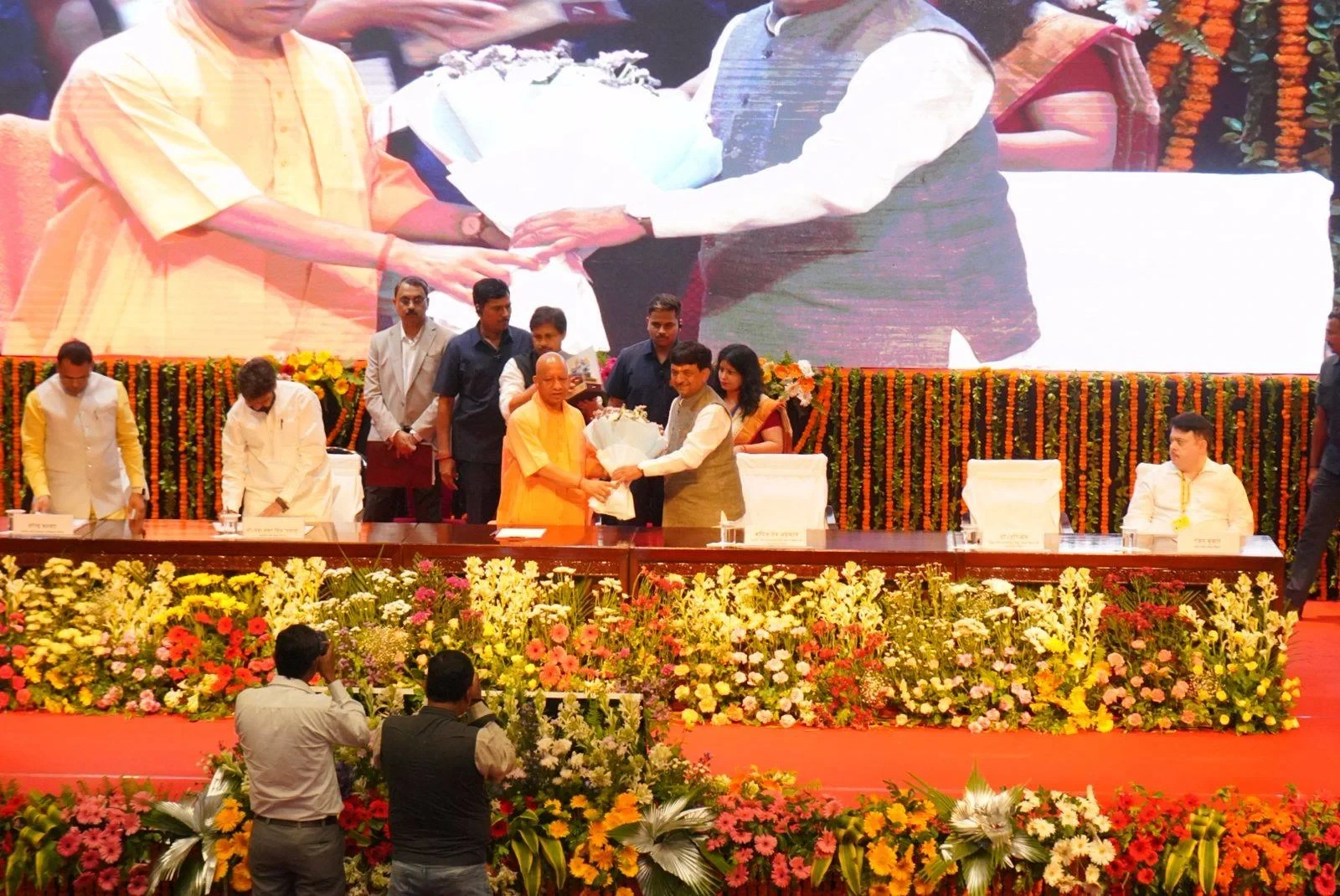 देवबंद में सीएम योगी ने दी हजारों करोड़ की विकास परियोजनाओं की सौगात