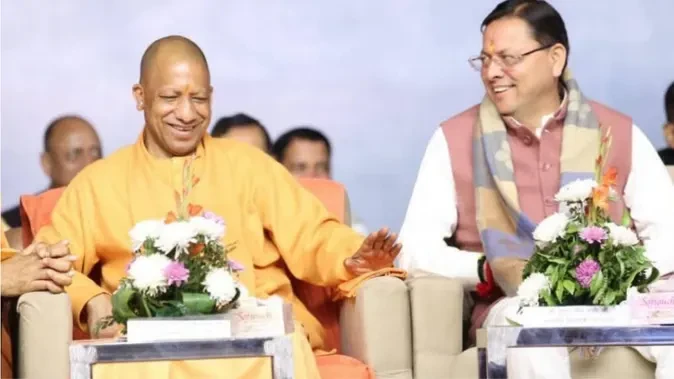 यमकेश्वर पहुंचे सीएम योगी और मुख्यमंत्री धामी, मंदिर प्राण प्रतिष्ठा में होंगे शामिल