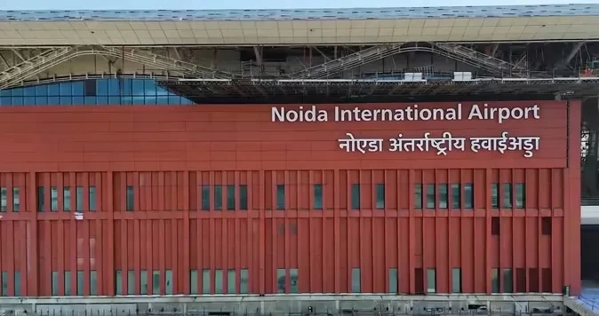 नोएडा एयरपोर्ट से लखनऊ की फ्लाइट दिल्ली से महंगी, किराए में बड़ा अंतर