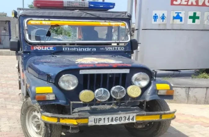 सहारनपुर में बैट्री बैंक चोरी कर भाग रहे बदमाशों की पुलिस से मुठभेड़