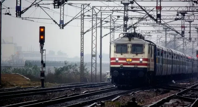 इटावा में ट्रेन संचालन बाधित, श्रमशक्ति एक्सप्रेस में तकनीकी खराबी