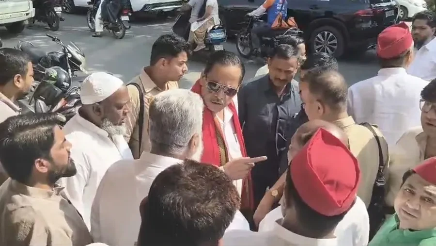 टिकट की मांग पर भड़के नसीमुद्दीन, सपा कार्यक्रम बीच में छोड़कर चले गए