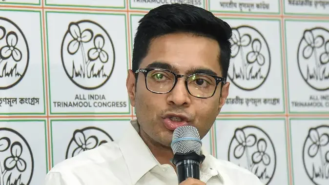 अभिषेक बनर्जी ने कहा- 30 लाख वोटर हटाए, क्या जनादेश का सम्मान हुआ?