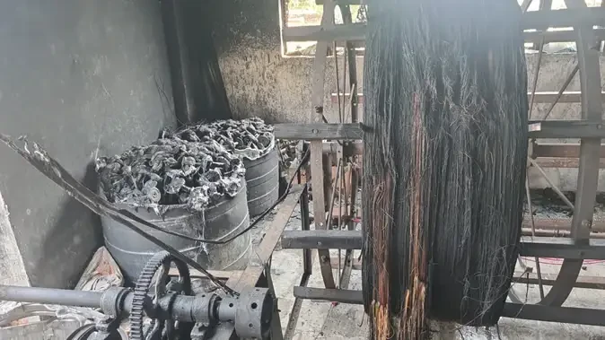 बिजनौर में कपड़ा फैक्ट्री में भीषण आग, लाखों का नुकसान