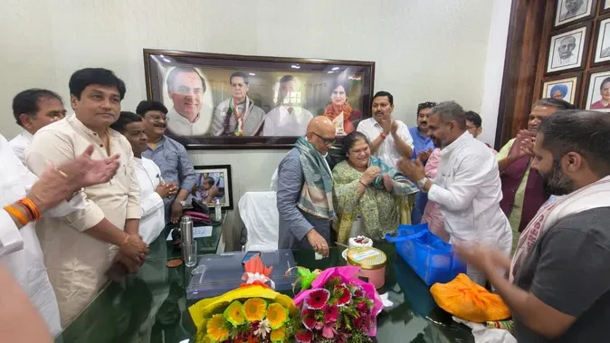 अस्पताल से लौटे अजय राय, कांग्रेस मुख्यालय में किया कार्यकर्ताओं का उत्साहवर्धन