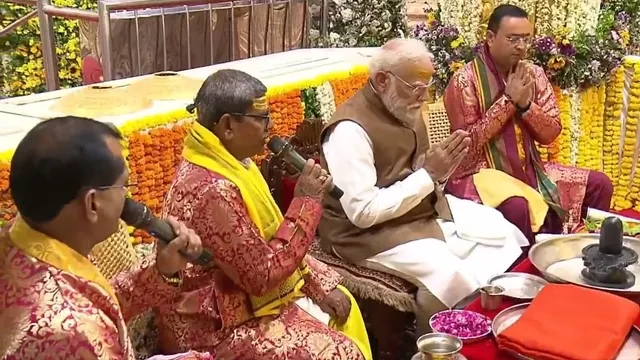 पीएम मोदी ने सोमनाथ में किया रोड शो, अमृत महोत्सव में हुए शामिल