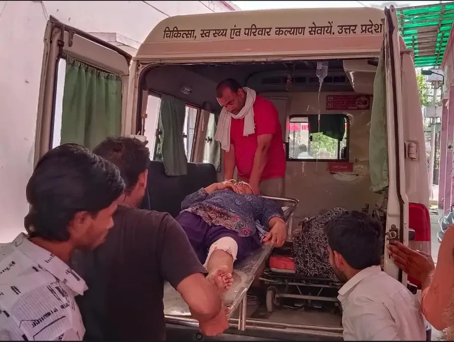 हापुड़ में भीषण हादसा, ट्रक-ऑटो टक्कर में 6 महिलाएं घायल