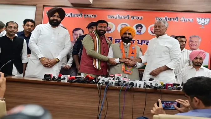 पंजाब में सियासी भूचाल, सीएम मान के मौसेरे भाई ने थामा भाजपा का दामन