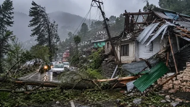 खराब मौसम से उत्तर भारत में जनजीवन प्रभावित, कई राज्यों में भारी नुकसान