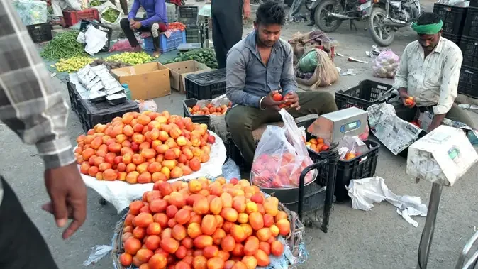 खाने-पीने की चीजों ने बिगाड़ा बजट, अप्रैल में 3.48% पर पहुंची महंगाई दर