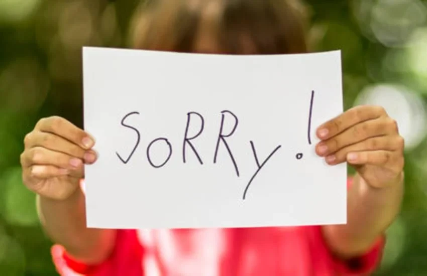 बिना गलती बार-बार Sorry बोलना पड़ सकता है भारी, जानें वजह