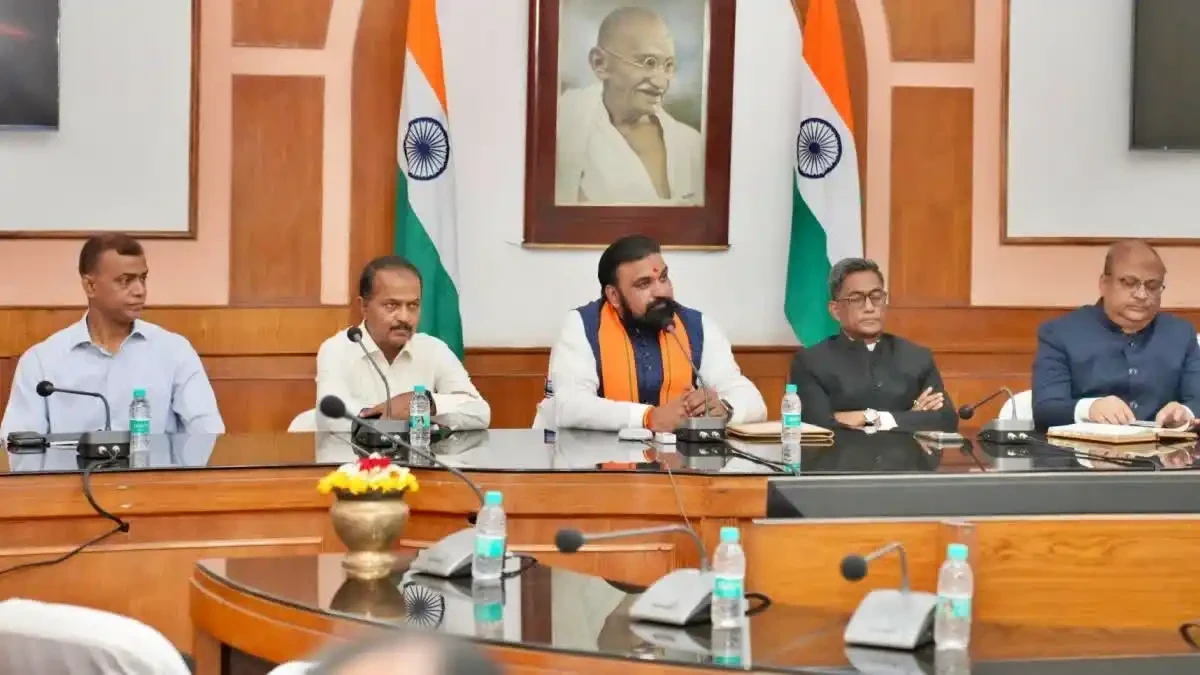 बिहार कैबिनेट की पहली बैठक में 18 बड़े फैसले, कर्मचारियों को मिला डीए का तोहफा