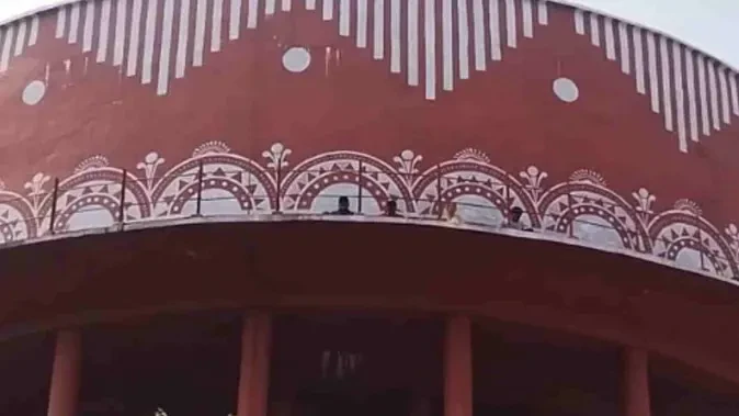 देहरादून: नर्सिंग भर्ती आंदोलन में टंकी पर चढ़े प्रदर्शनकारी, कई की तबीयत बिगड़ी