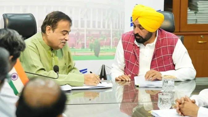 दिल्ली दौरे पर सीएम मान, गडकरी के साथ इंफ्रास्ट्रक्चर मुद्दों पर हुई अहम बातचीत