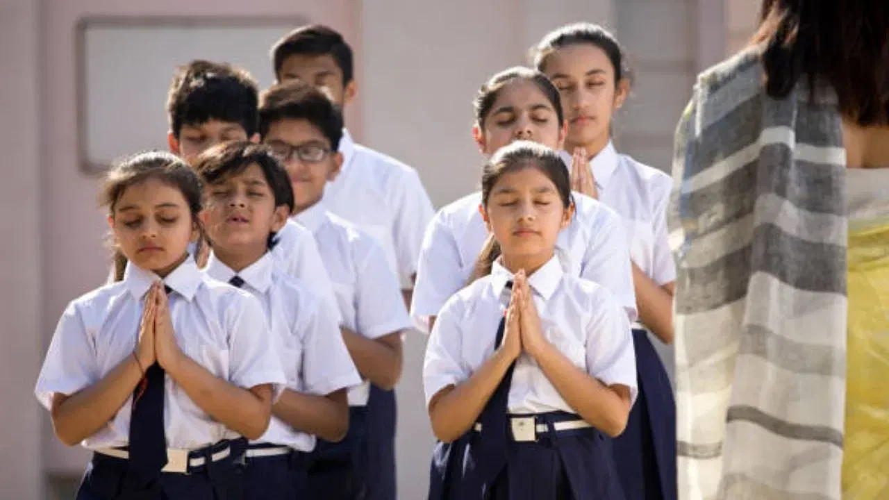 पश्चिम बंगाल के स्कूलों में ‘वंदे मातरम’ अनिवार्य, नया आदेश जारी