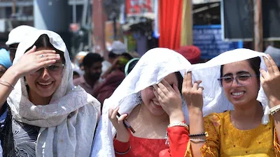 दिल्ली में बढ़ेगी भीषण गर्मी, तापमान 44 डिग्री तक पहुंचने के आसार