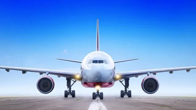 एम्सटर्डम से आई फ्लाइट को मिली बम धमकी, एयरपोर्ट पर सघन जांच जारी
