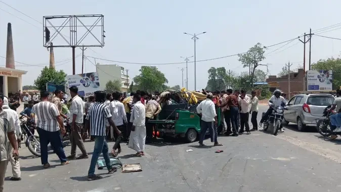 शाहजहांपुर में भीषण सड़क हादसा, डंपर-ऑटो टक्कर में 3 की मौत