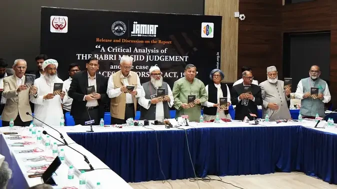 ‘बाबरी मस्जिद मंदिर गिराकर नहीं बनी’- मौलाना मदनी का बयान, जमीयत ने जारी की शोध रिपोर्ट