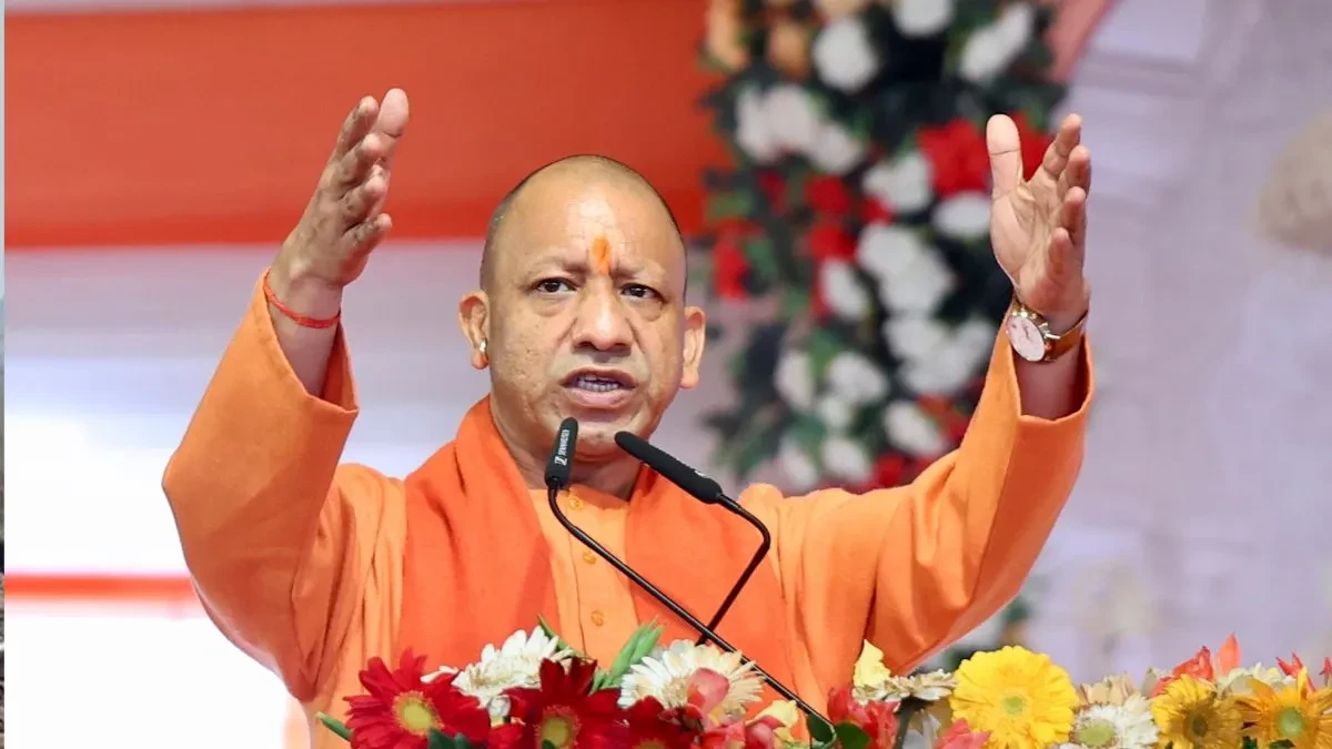 'सड़क पर नमाज नहीं...प्यार से मानेंगे तो ठीक है': सीएम योगी की चेतावनी