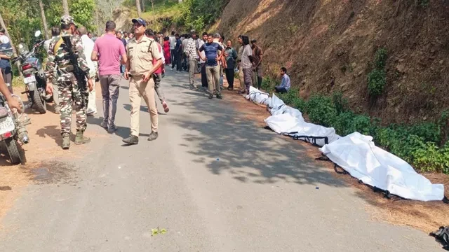 नैनीताल में बड़ा हादसा, खाई में गिरी कार; यूपी के पांच लोगों की मौत