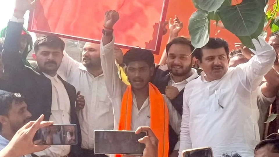 ‘हमजा’ से फिर बना विशाल, गांव में शुद्धिकरण के साथ हुई घर वापसी