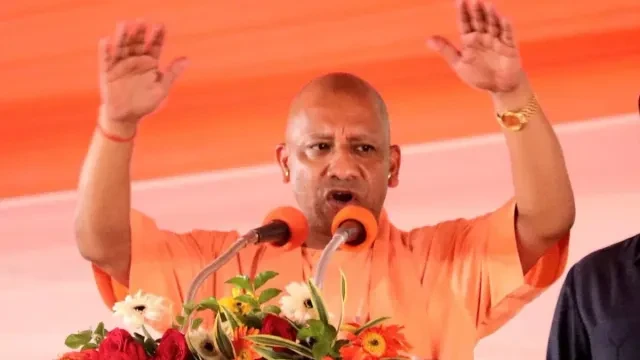 योगी सरकार का बड़ा तोहफा: इन राज्यकर्मियों के डीए में हुई बढ़ोतरी