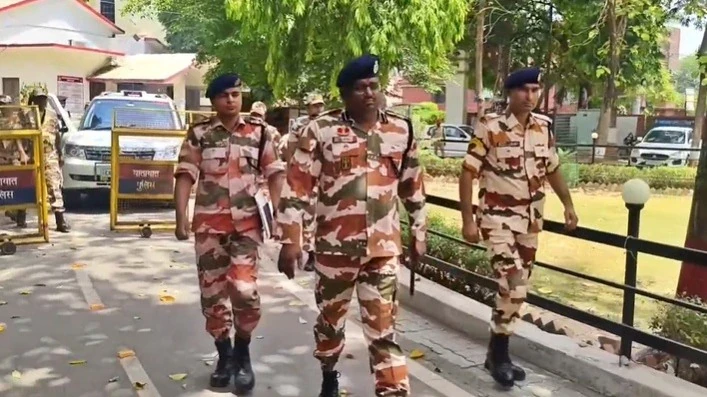कानपुर: आईटीबीपी जवानों का पुलिस कमिश्नर ऑफिस पर प्रदर्शन