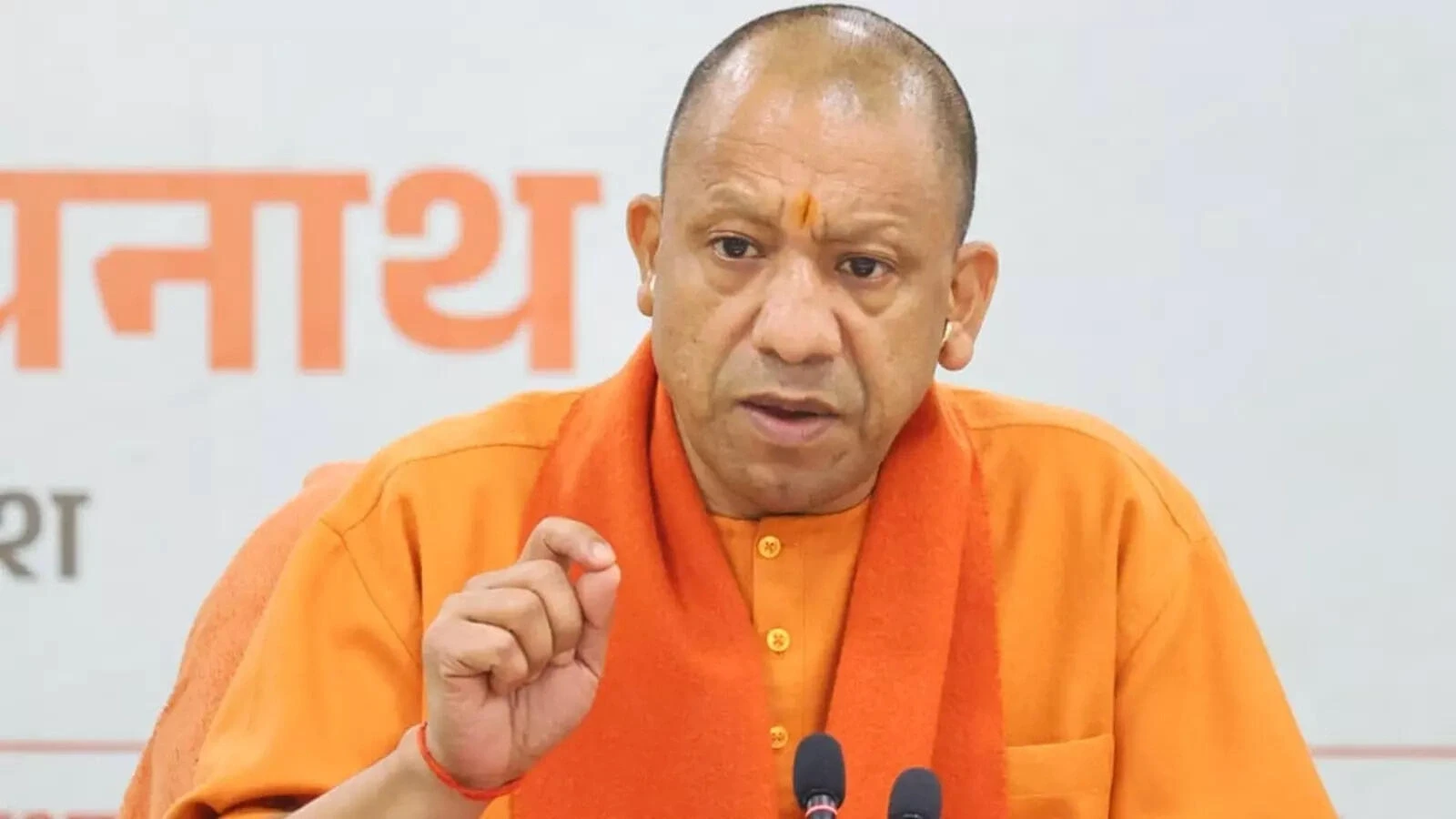 यूपी में बिजली कटौती पर ताबड़तोड़ एक्शन, दो बड़े अधिकारी सस्पेंड