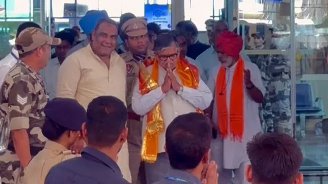 उदयपुर दौरे में सादगी: 14 की जगह 4 गाड़ियों में पहुंचे पंजाब राज्यपाल कटारिया