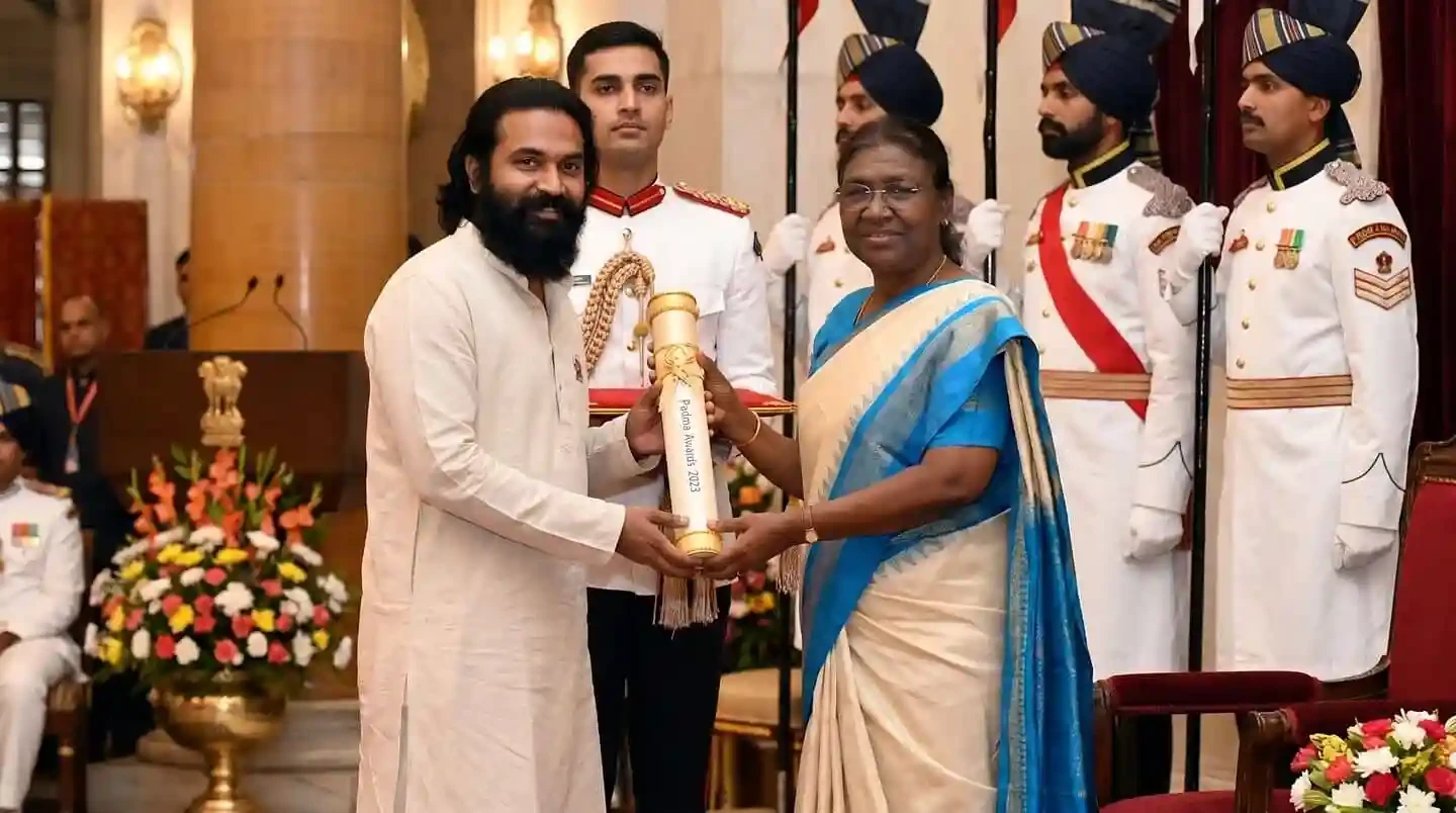राष्ट्रपति भवन में 2026 पद्म पुरस्कार समारोह, 66 विभूतियों को सम्मानित किया गया