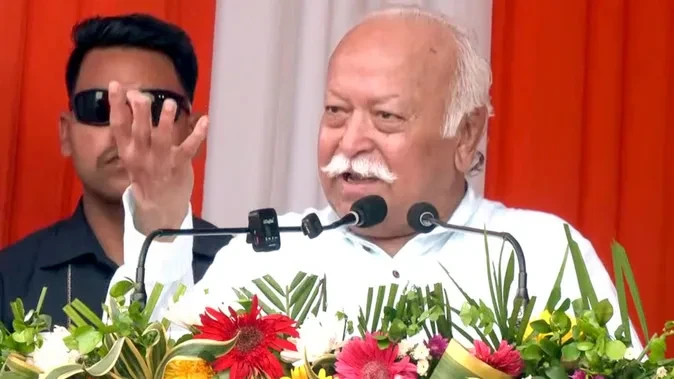 समाज निर्माण में प्रशिक्षित कार्यकर्ताओं की अहम भूमिका: भागवत