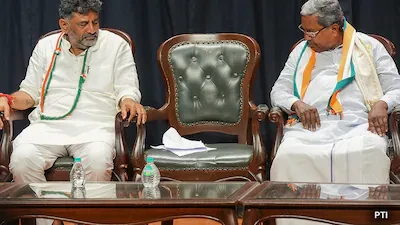 कर्नाटक में सत्ता परिवर्तन की अटकलें तेज, सीएम सिद्धारमैया के इस्तीफे की चर्चा