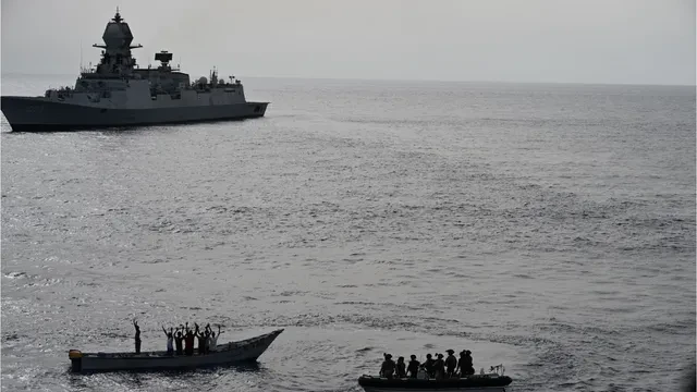 INS कोलकाता ने नाकाम की समुद्री डकैती की साजिश, व्यापारी जहाज को बचाया