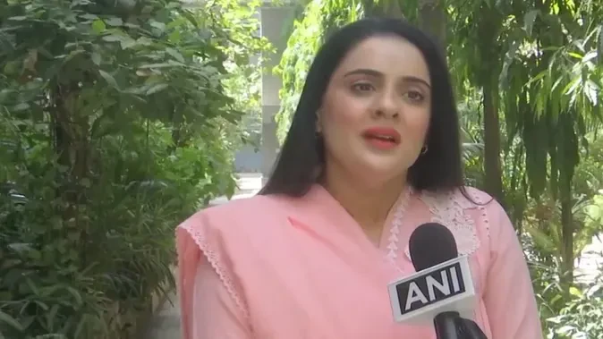 दिल्ली हज कमेटी की चेयरपर्सन की अपील, सार्वजनिक जगहों पर नमाज न पढ़ें