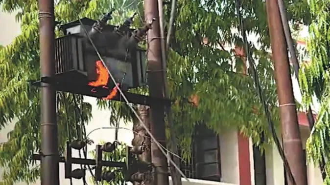 मेरठ में नौतपा की गर्मी के बीच बिजली संकट गहराया, कई इलाकों में घंटों कटौती