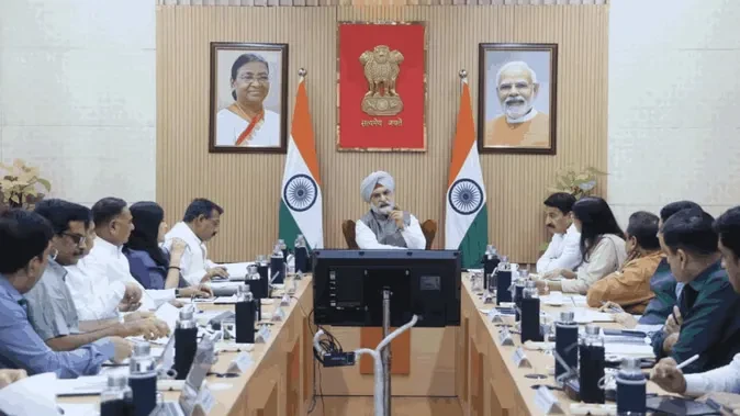 दिल्ली के विकास कार्यों की समीक्षा, एलजी ने सांसदों और DDA अधिकारियों संग की बैठक