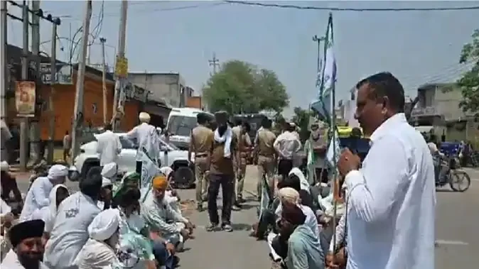 कुरुक्षेत्र में सूरजमुखी खरीद शुरू न होने पर किसानों का हंगामा, सड़क जाम
