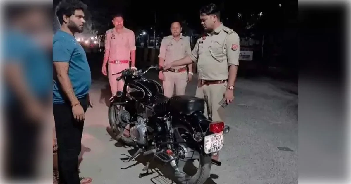 मुजफ्फरनगर: चौकी के सामने स्टंटबाजी कर रहे युवक गिरफ्तार, 15 हजार का चालान