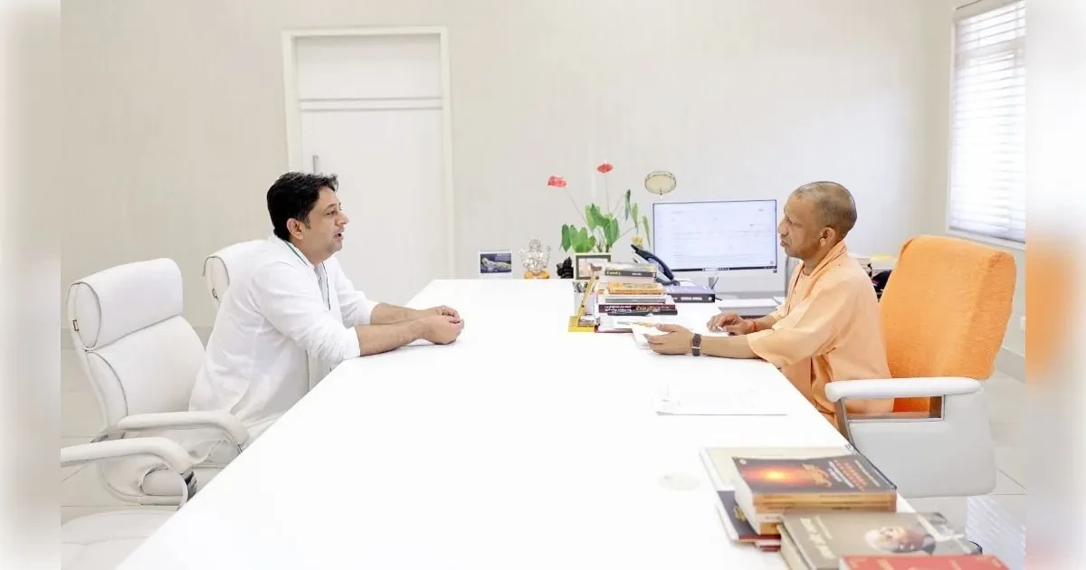 बिजनौर के विकास मुद्दों को लेकर सांसद चंदन चौहान ने CM योगी से की मुलाकात