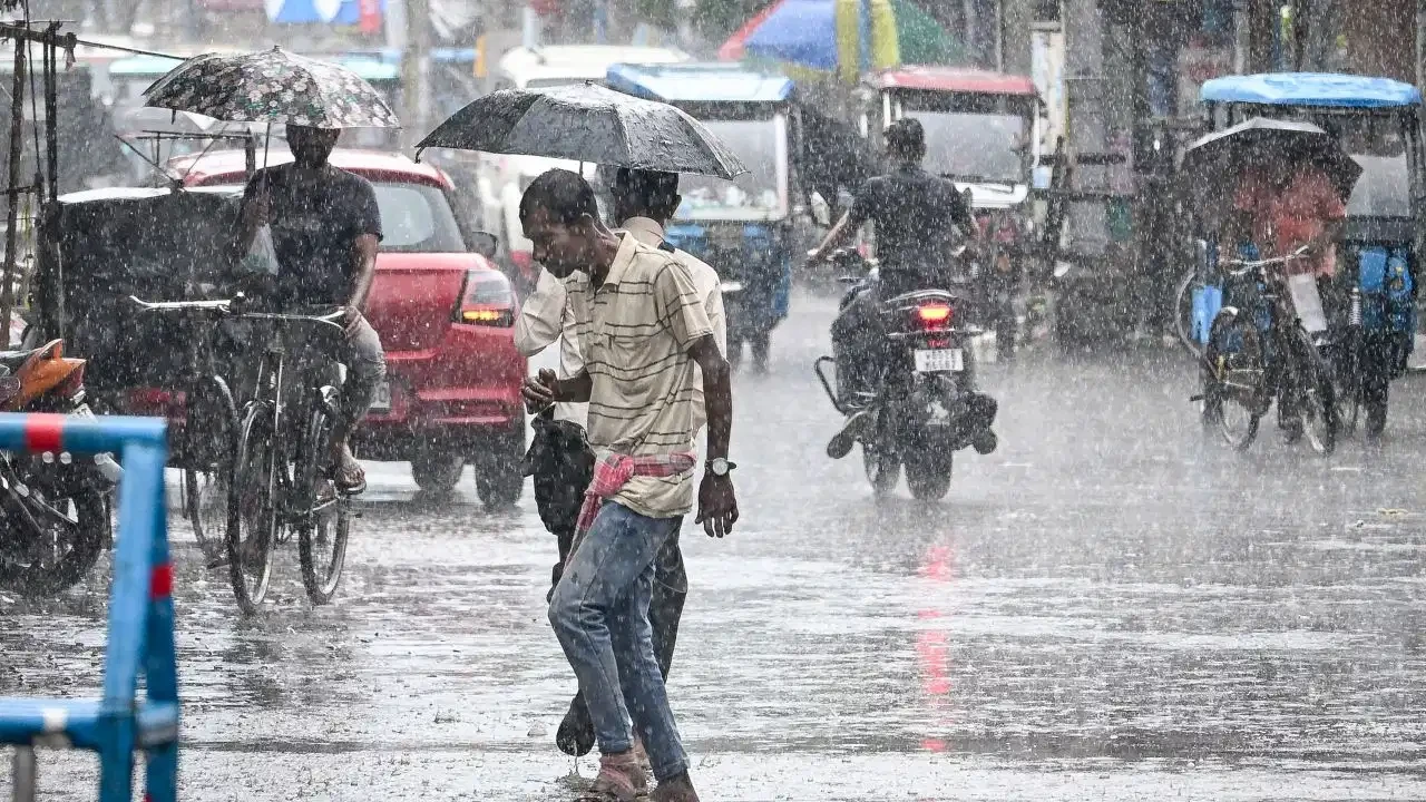 दिल्ली-एनसीआर में बदलेगा मौसम, बारिश और तेज हवाओं से गर्मी से राहत के आसार